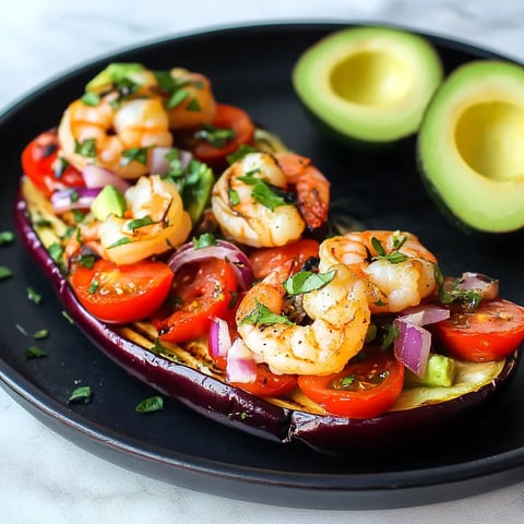Tartine d'Aubergine Grillée aux Crevettes et à l'Avocat
